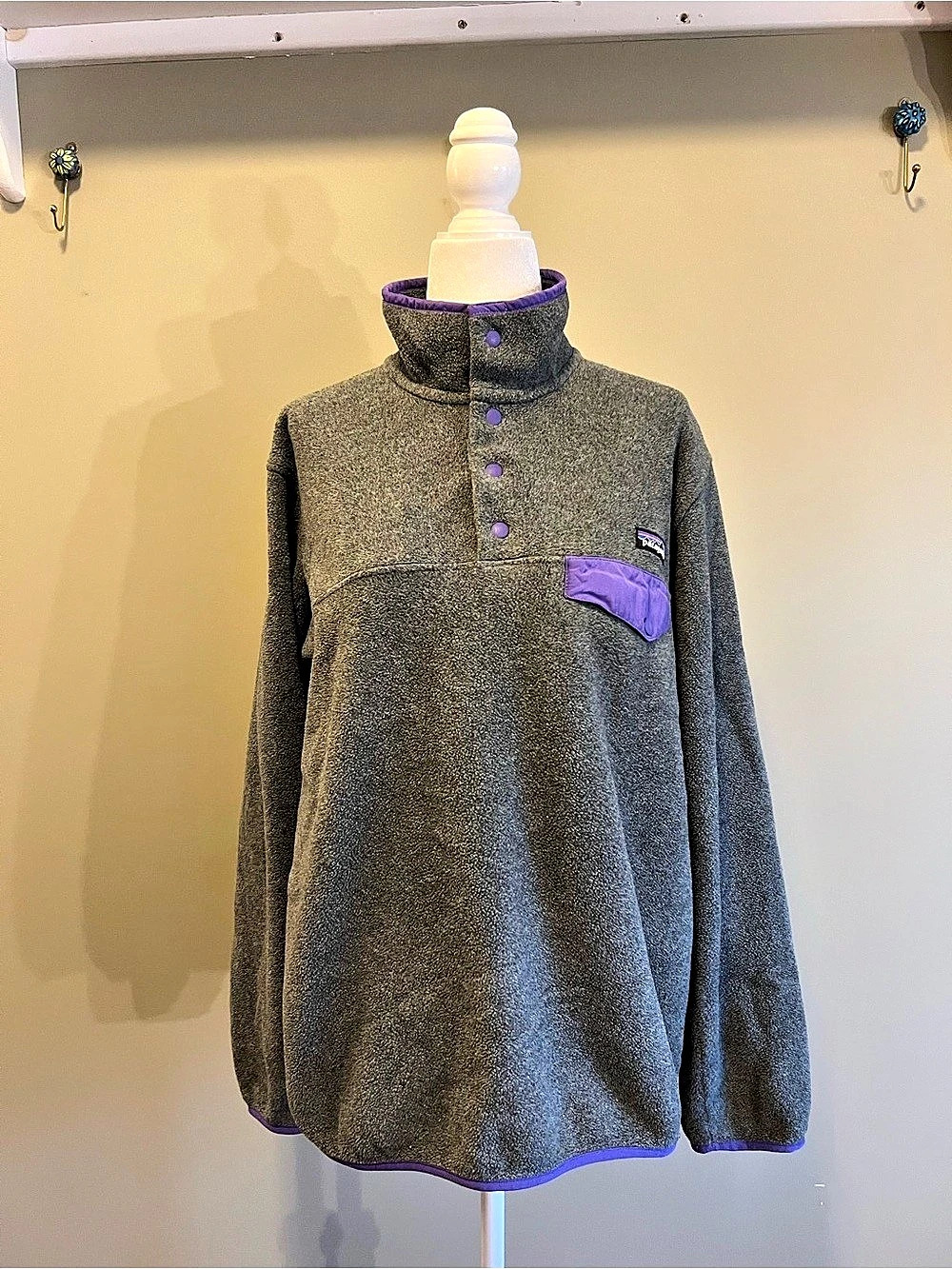Patagonia Synchilla Fleece Pullover Gray & Purple Medium